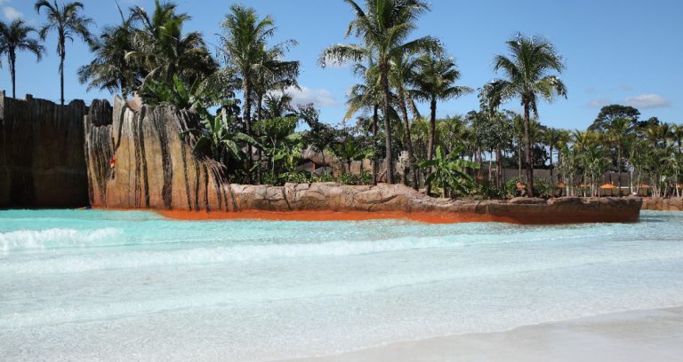 16092536105feb42ea13277186303170